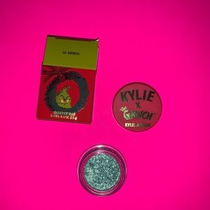 Kylie Cosmetics X The GrinchLilGrinch” eye glaze